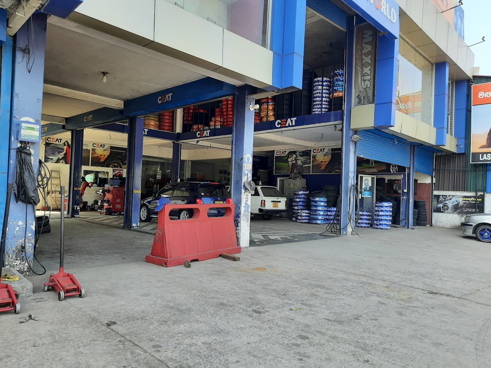 Lasantha Tyre Traders Shop